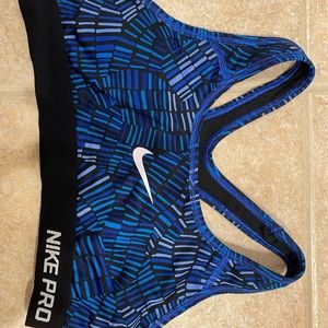 Nike Pro women’s sports bra